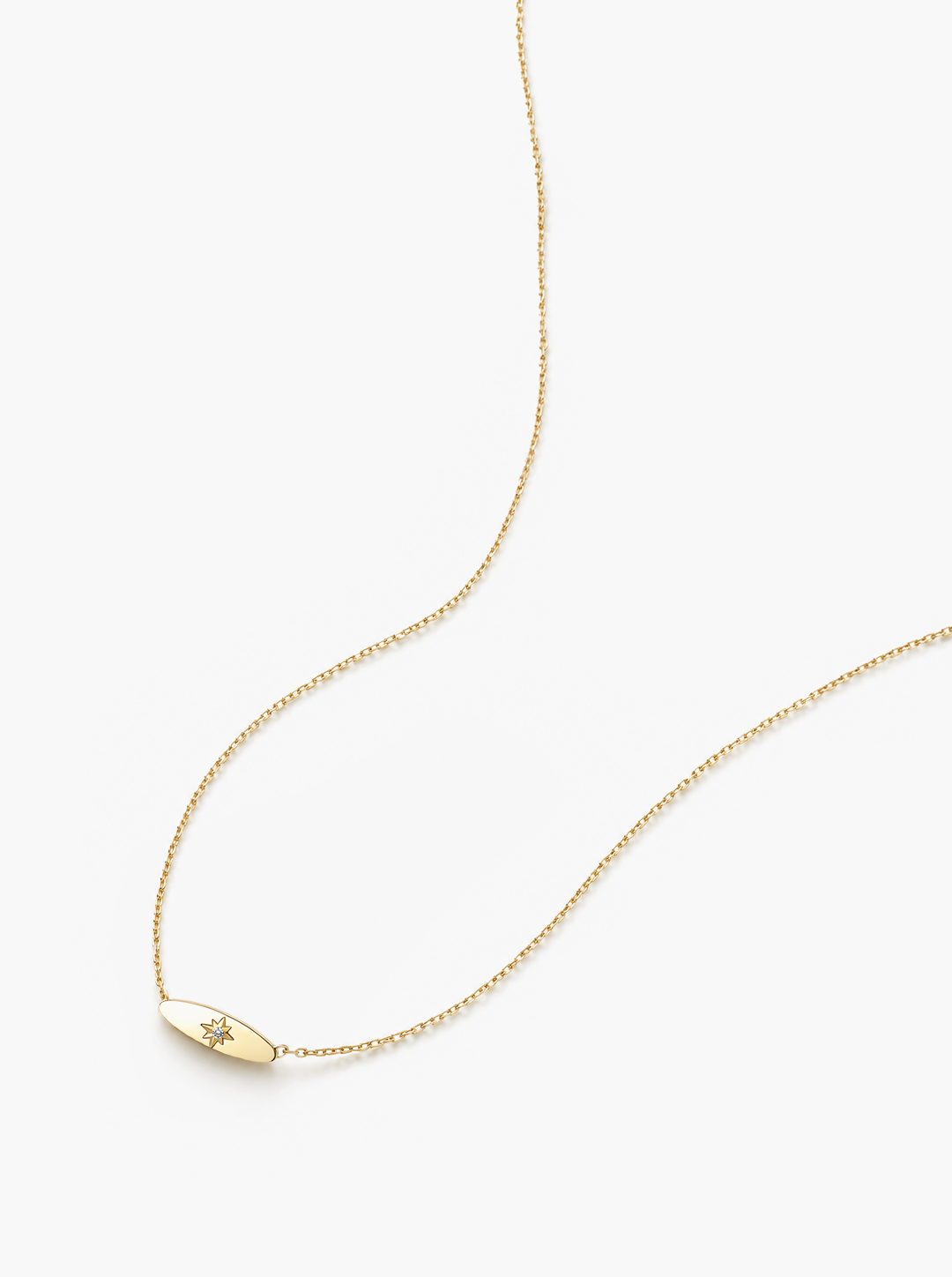 STAR DISC NECKLACE