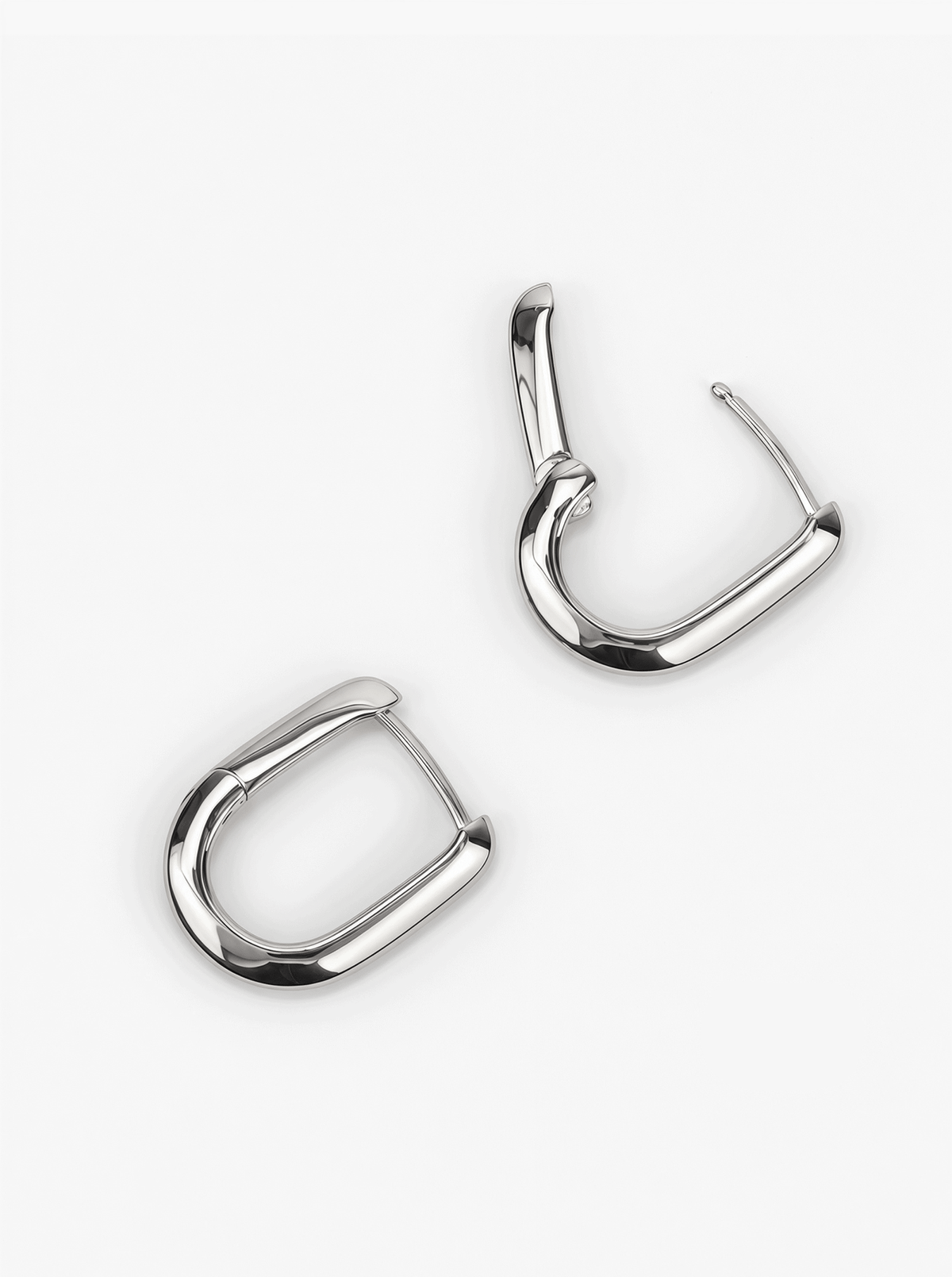 SQUARE MEDIUM HUGGIE HOOPS